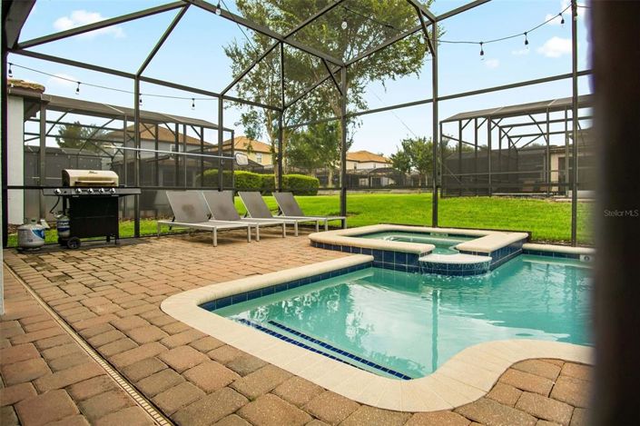 Image No.6-6 Bed House for sale
