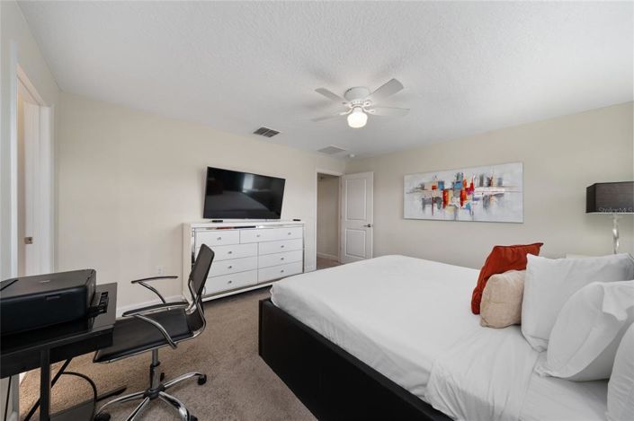 Image No.18-4 Bed Townhouse for sale