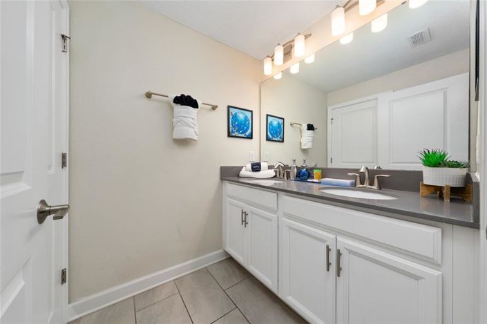 Image No.25-4 Bed Townhouse for sale