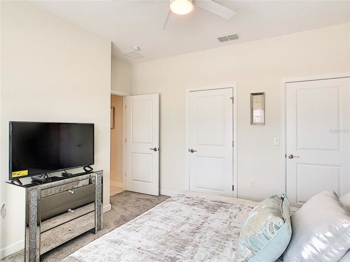 Image No.17-4 Bed Townhouse for sale