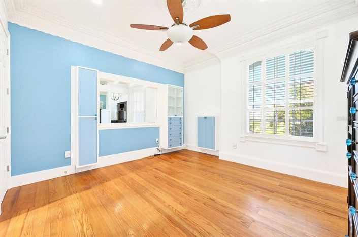 Image No.38-4 Bed House for sale