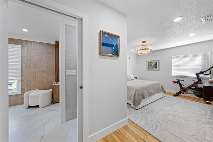 Image No.10-4 Bed House for sale