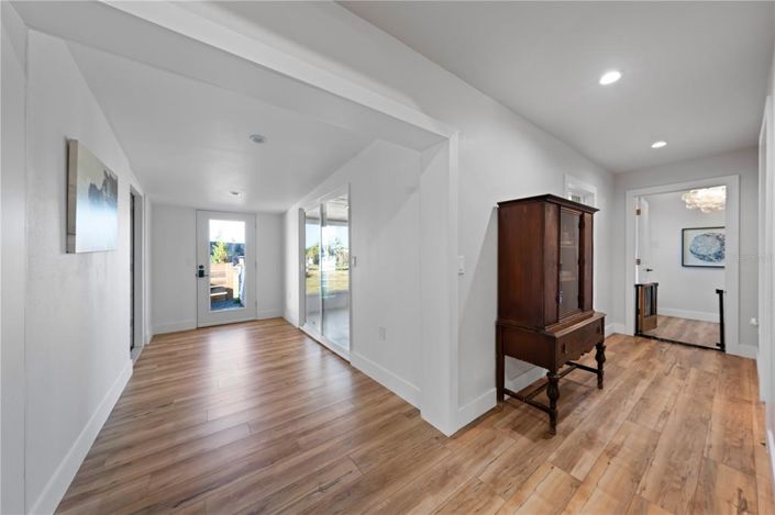 Image No.9-4 Bed House for sale