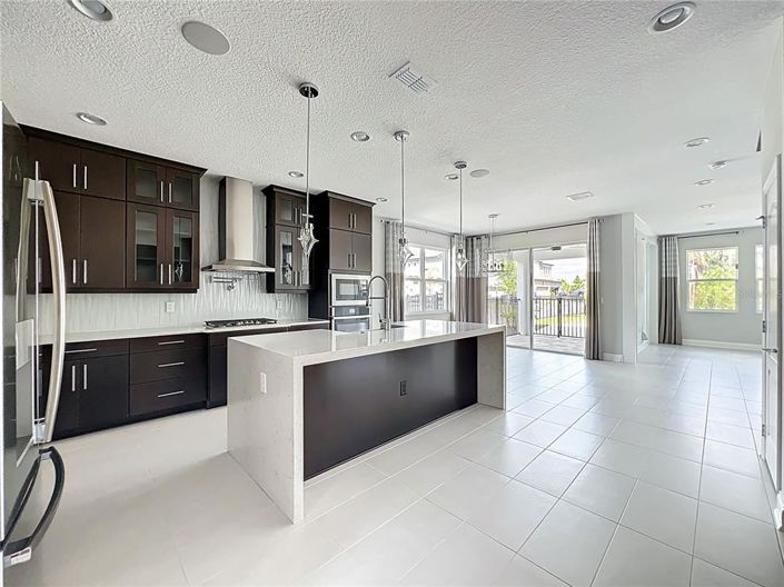 Image No.17-5 Bed House for sale