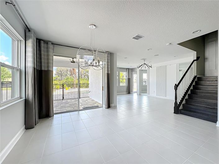 Image No.28-5 Bed House for sale