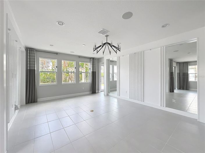 Image No.33-5 Bed House for sale