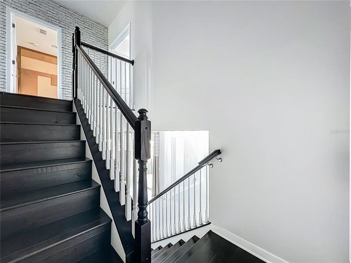 Image No.42-5 Bed House for sale
