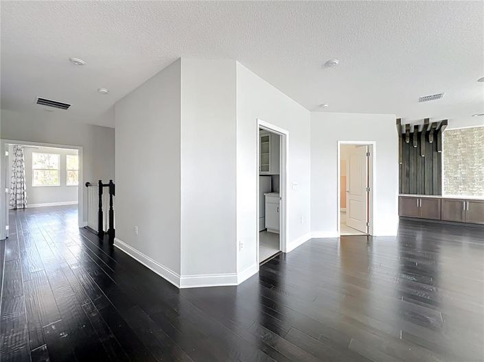 Image No.46-5 Bed House for sale