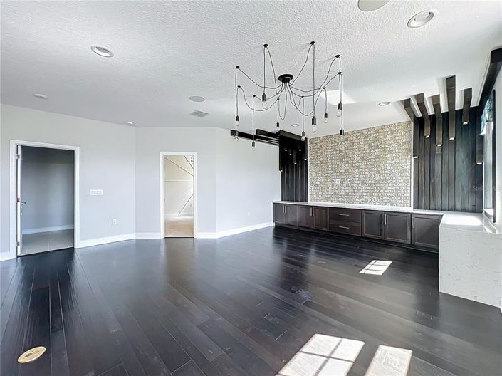 Image No.51-5 Bed House for sale