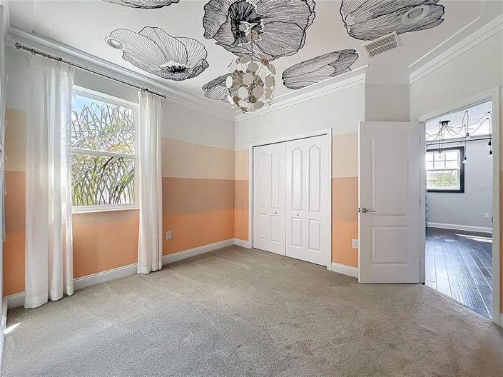 Image No.55-5 Bed House for sale
