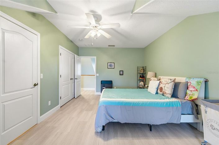 Image No.20-3 Bed Townhouse for sale