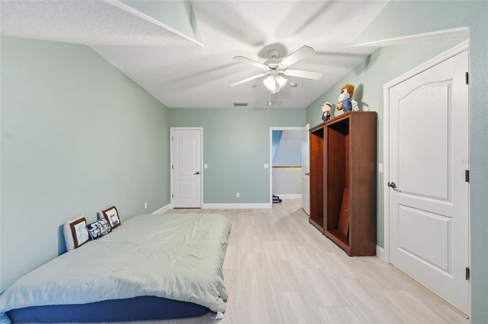 Image No.25-3 Bed Townhouse for sale