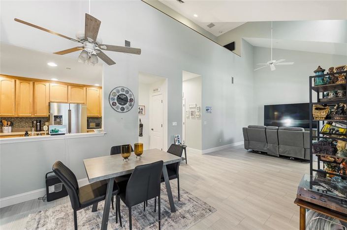 Image No.8-3 Bed Townhouse for sale