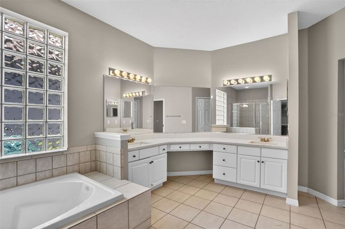 Image No.29-4 Bed House for sale