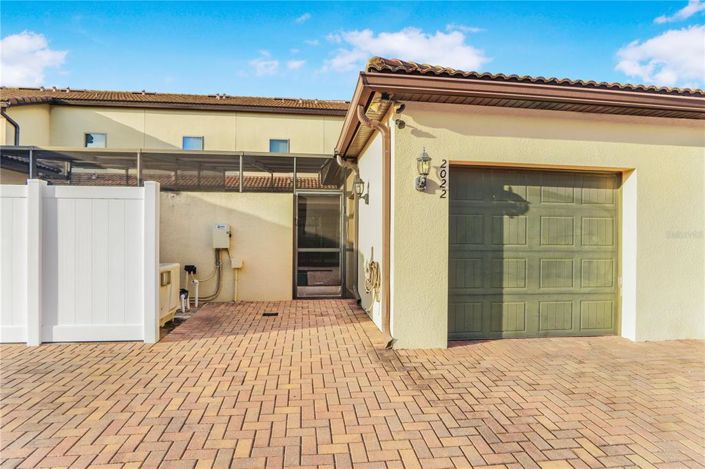 Image No.12-4 Bed Townhouse for sale