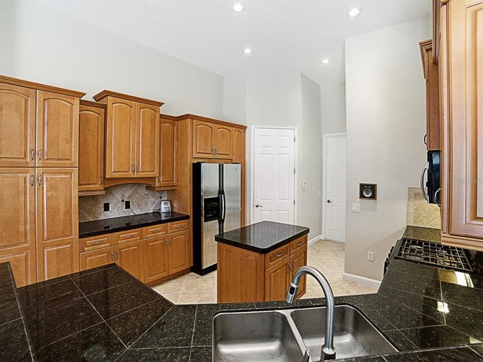 Image No.17-4 Bed House for sale