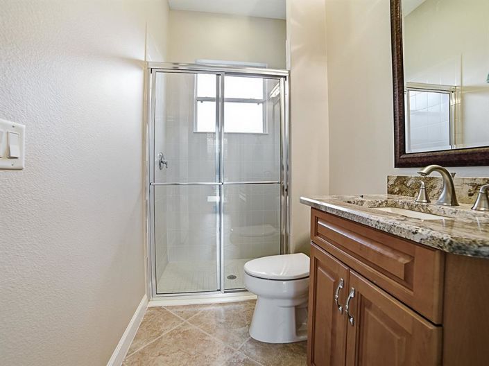 Image No.24-4 Bed House for sale