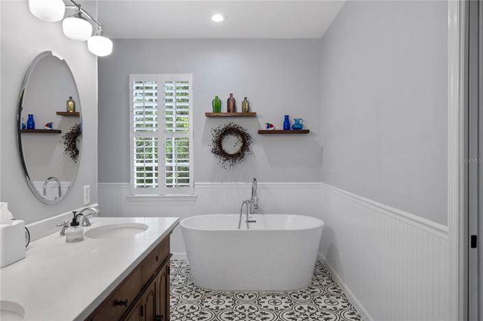 Image No.21-4 Bed Townhouse for sale