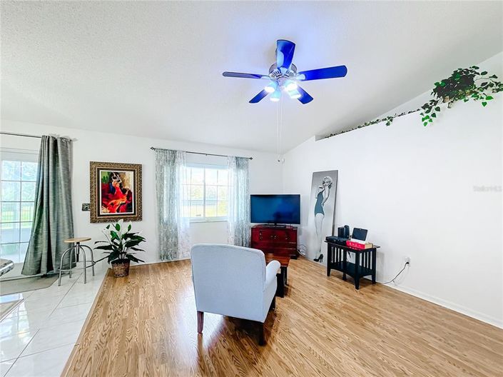 Image No.10-3 Bed House for sale