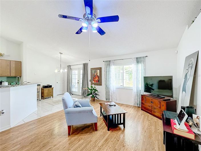 Image No.11-3 Bed House for sale