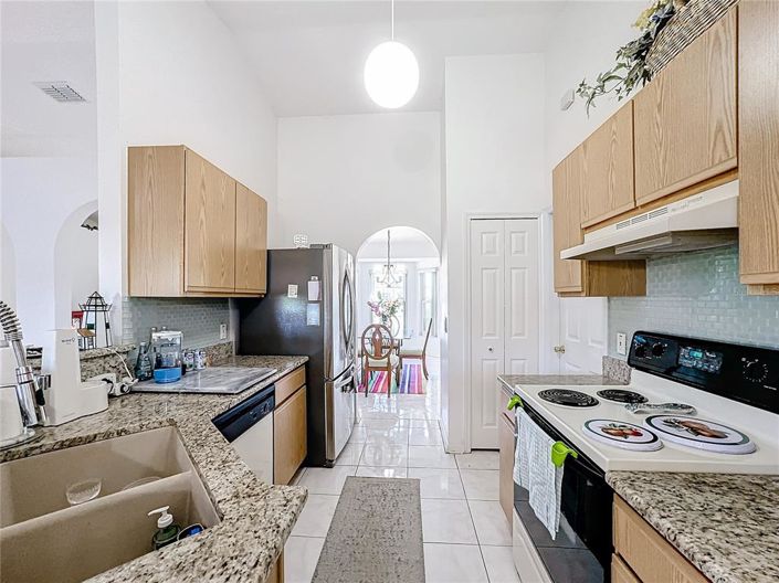 Image No.18-3 Bed House for sale