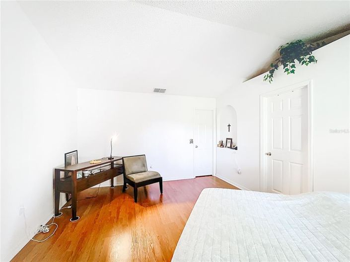 Image No.27-3 Bed House for sale