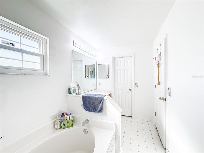 Image No.30-3 Bed House for sale