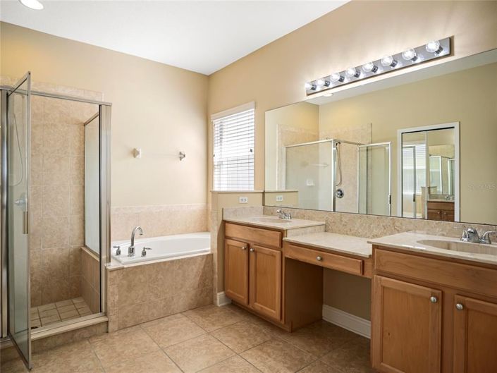 Image No.20-5 Bed House for sale