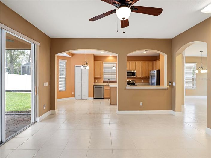 Image No.7-5 Bed House for sale