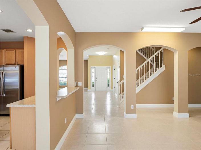 Image No.8-5 Bed House for sale