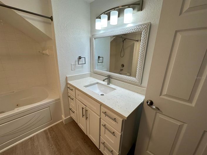 Image No.11-3 Bed Townhouse for sale