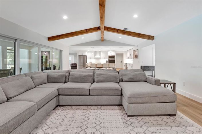 Image No.11-5 Bed House for sale