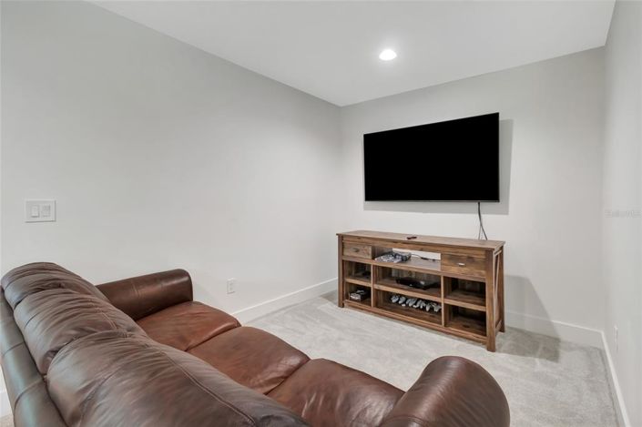 Image No.22-5 Bed House for sale