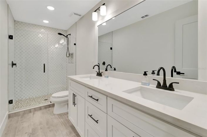 Image No.35-5 Bed House for sale