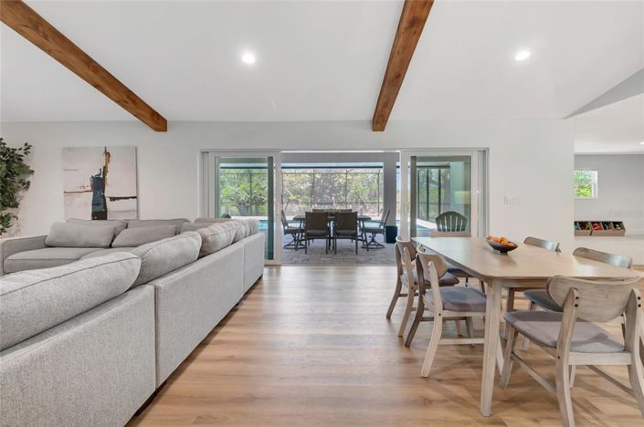 Image No.6-5 Bed House for sale