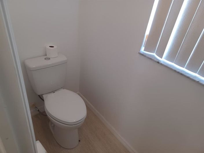 Image No.11-3 Bed House for sale