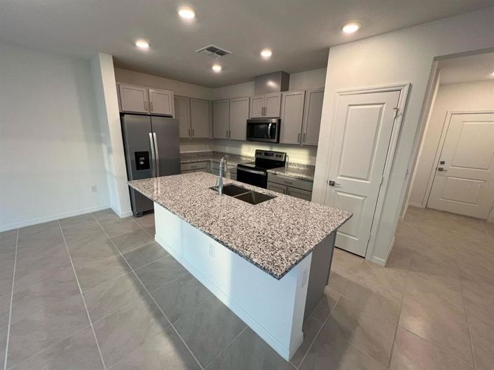 Image No.4-3 Bed Townhouse for sale