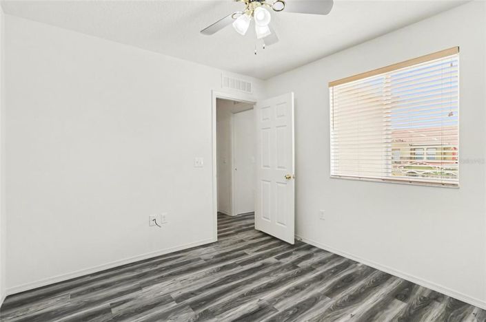 Image No.19-3 Bed Townhouse for sale