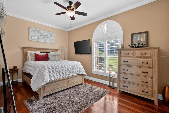 Image No.36-5 Bed House for sale