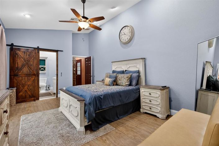 Image No.38-5 Bed House for sale