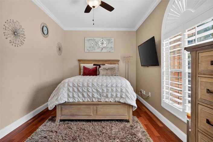 Image No.40-5 Bed House for sale