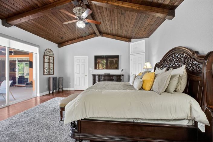 Image No.42-5 Bed House for sale