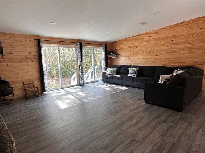 Image No.19-4 Bed House for sale