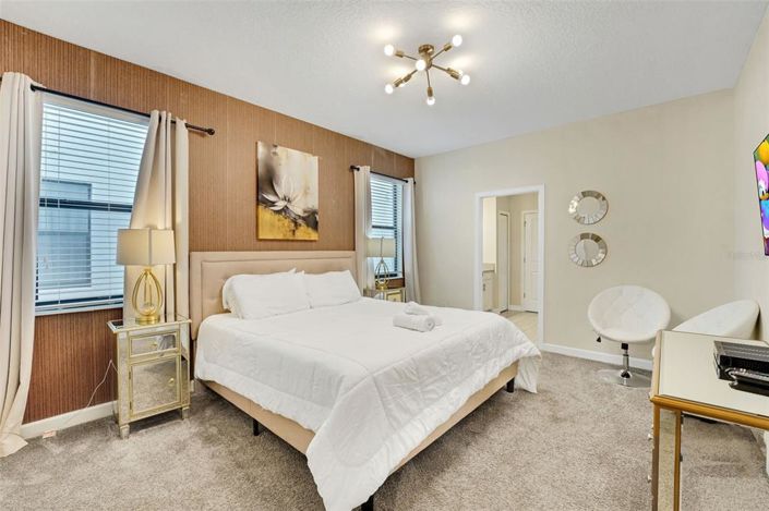 Image No.17-8 Bed House for sale