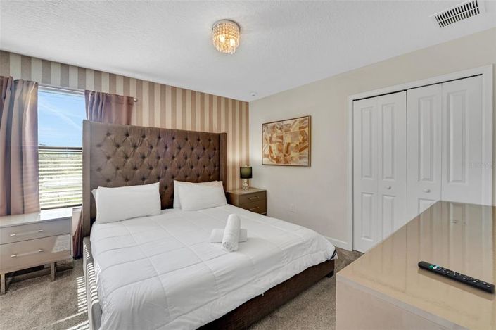 Image No.36-8 Bed House for sale