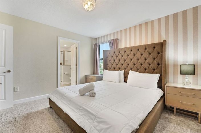 Image No.56-8 Bed House for sale