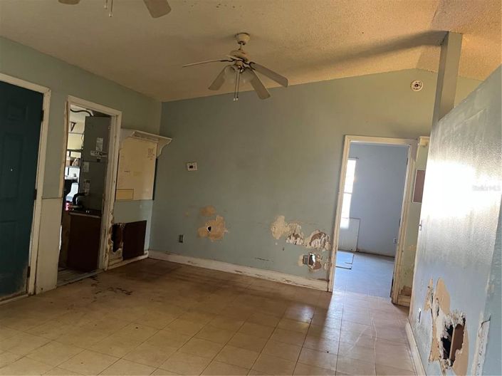 Image No.18-3 Bed House for sale