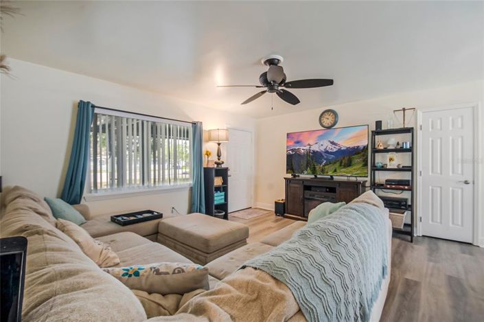 Image No.7-3 Bed House for sale