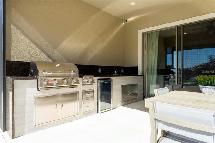 Image No.42-6 Bed House for sale