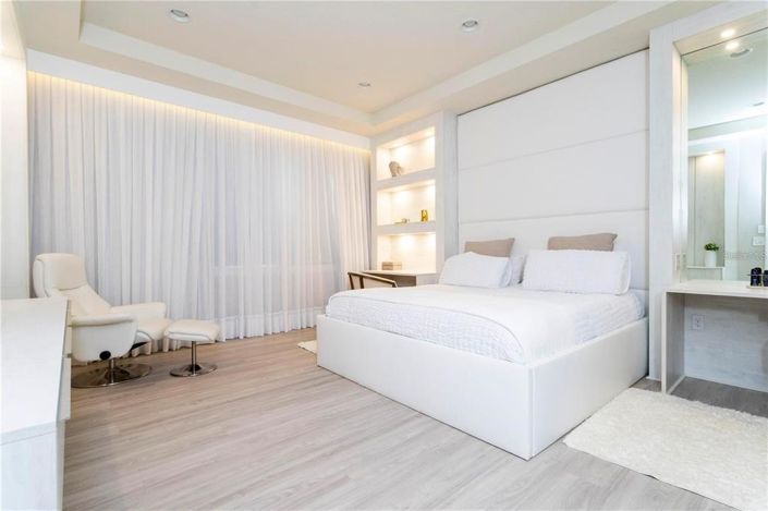 Image No.49-6 Bed House for sale